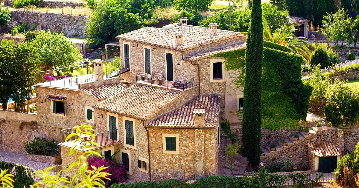 Lej en bolig på Mallorca - Rejstilmallorca.dk hjælper dig med bolig, forsikring og jura på Mallorca.