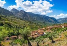 Fornalutx på Mallorca en skjult perle Fornalutx på Mallorca - Fornalutx på Mallorca – en af øens skjulte perler - rejstilmallorca.dk - din Mallorcaguide