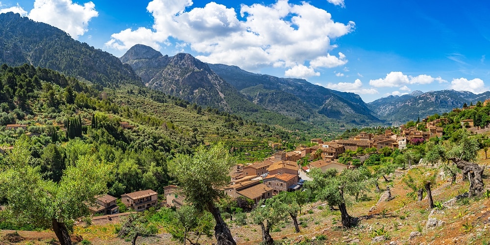 Fornalutx på Mallorca en skjult perle Fornalutx på Mallorca - Fornalutx på Mallorca – en af øens skjulte perler - rejstilmallorca.dk - din Mallorcaguide